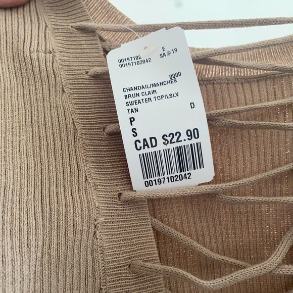 [NWT] Lace-Back Long-Sleeve - Picture 3 of 3